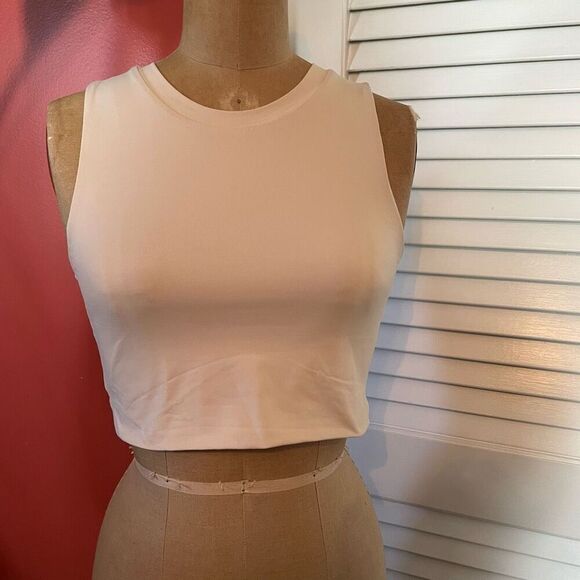 VITALITY | cream athletic crop top M - Picture 1 of 4